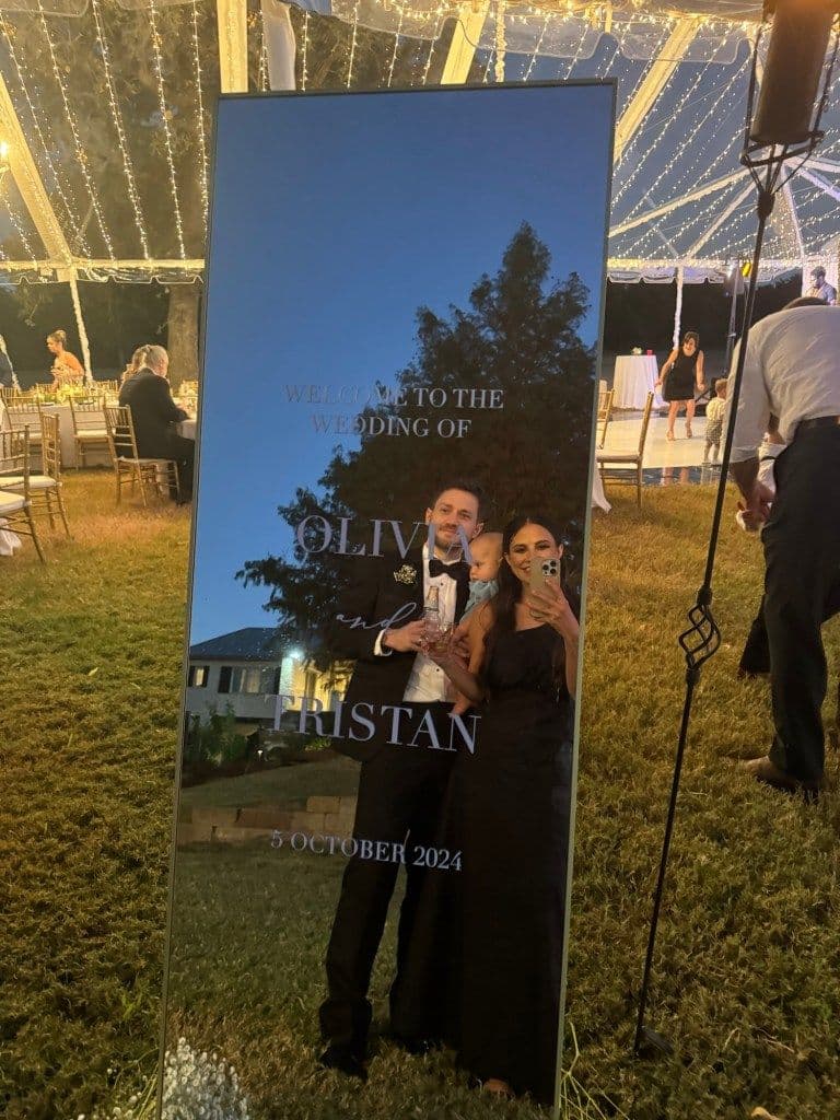 DIY Wedding Selfie Mirror