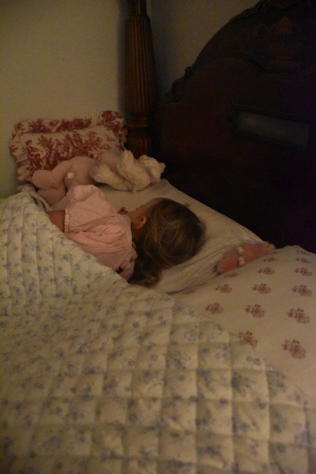 How to Transition a Toddler from Crib to Full-Size Bed: What Worked for Us